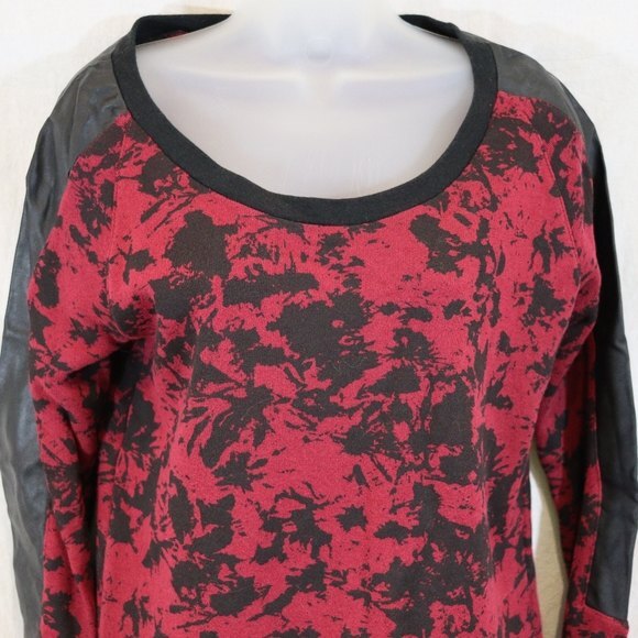 Volcom Red & Black Vegan Leather Sleeve Accent Long Sleeve Top Small - Picture 3 of 10